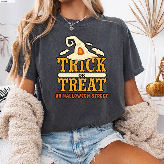Halloween Graphic Tee – Vintage Witch Hat Shirt With Bats Outline | Cozy Fall Shirt