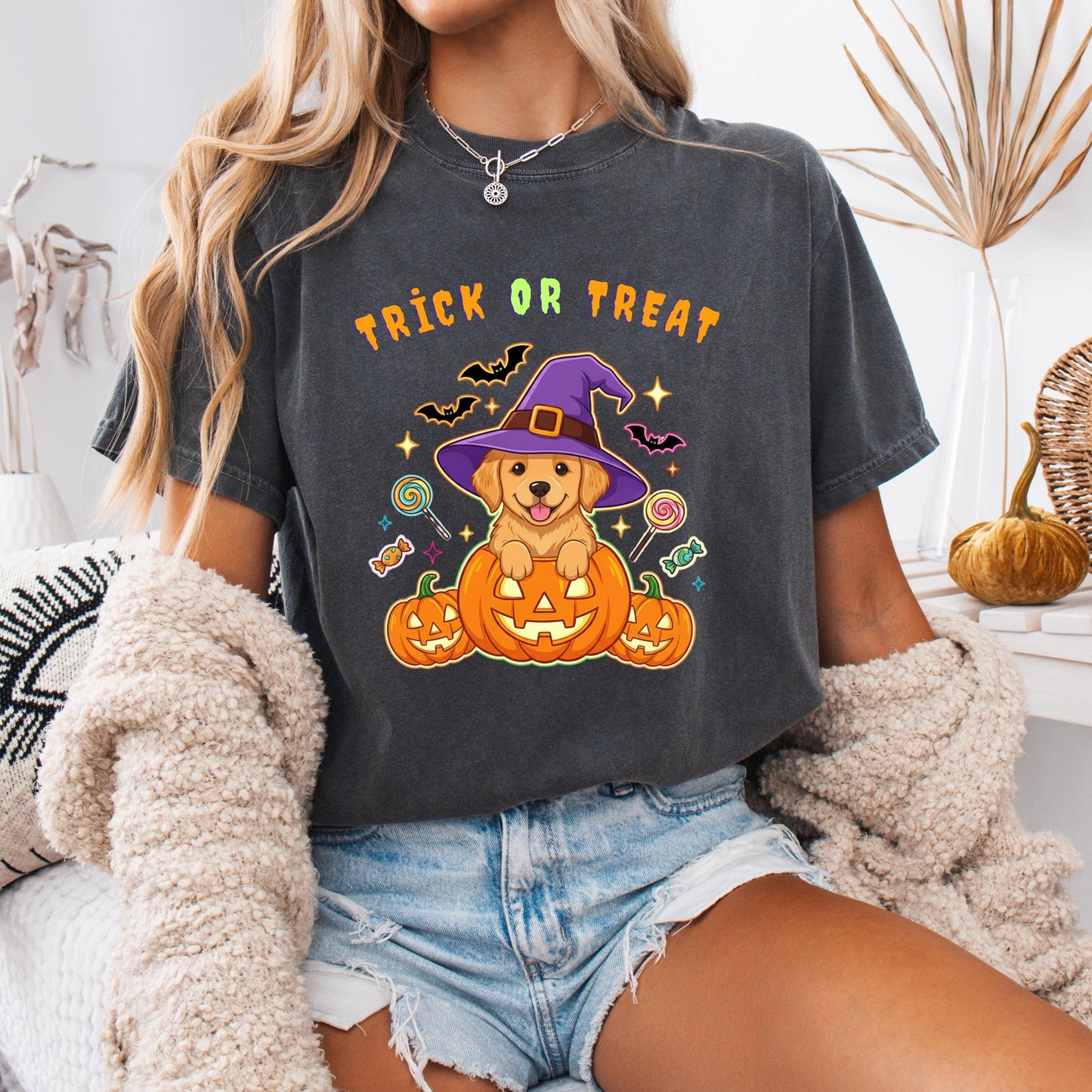 Halloween Puppy T-Shirt – Cute Golden Retriever Tee with Pumpkin & Witch Hat
