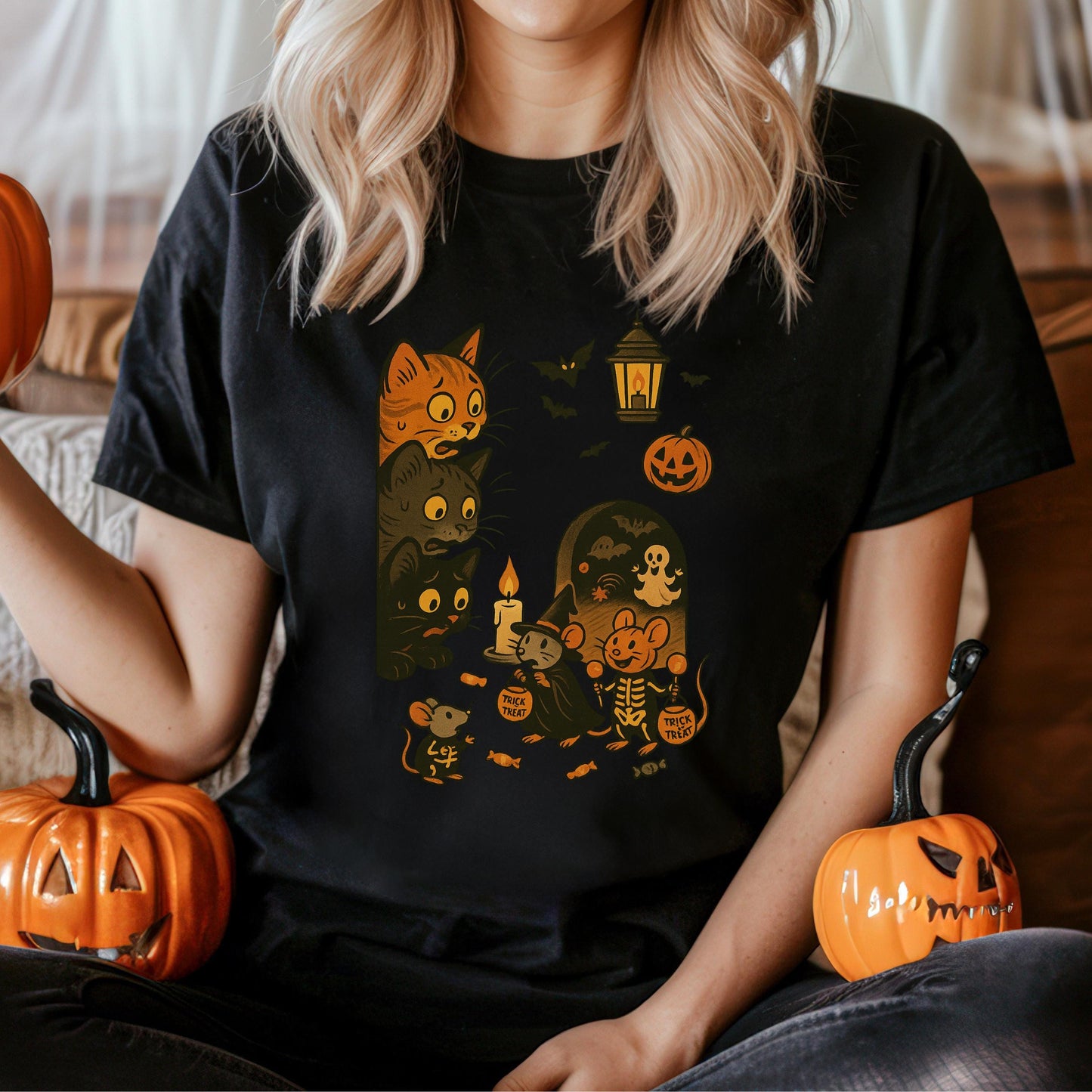 Halloween Cat T-Shirt – Retro Halloween Shirt With Spooky Scared Cat Design